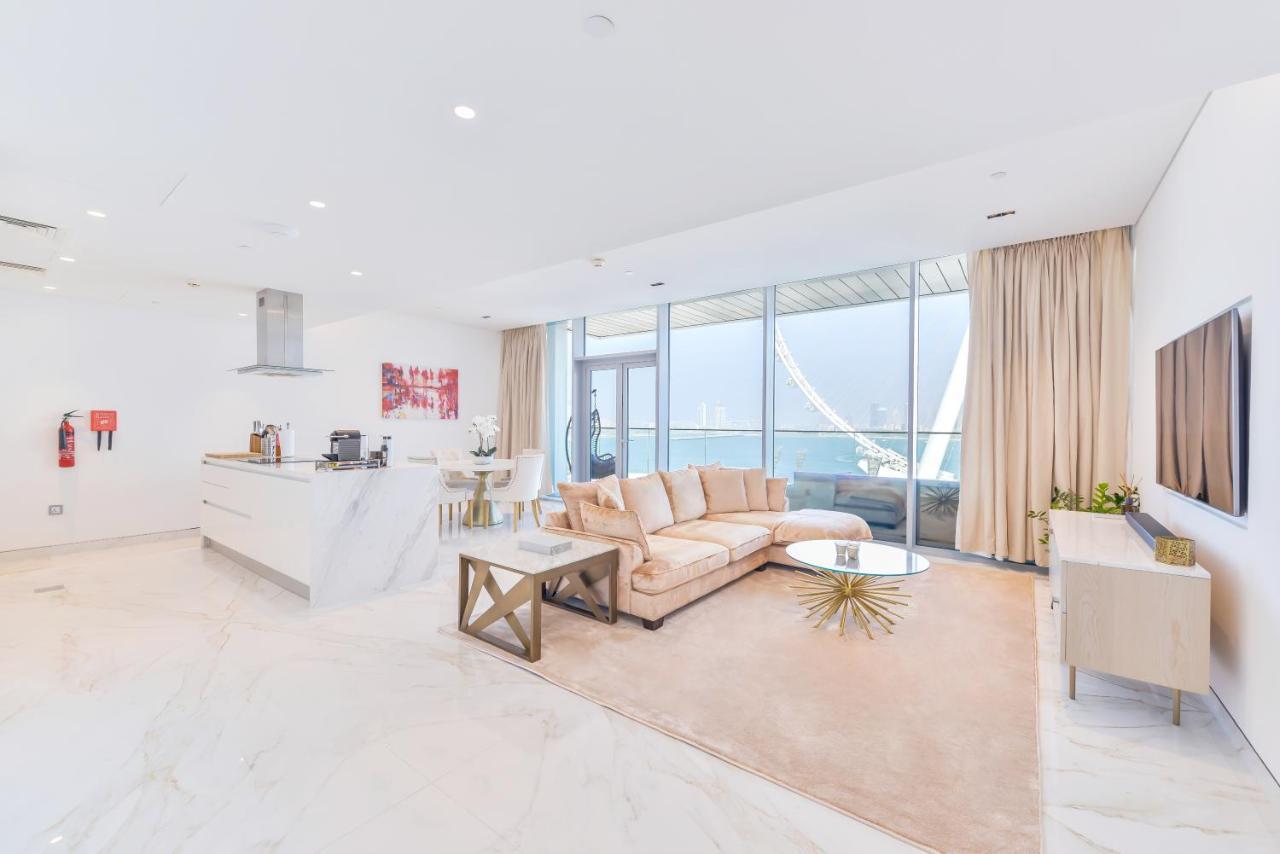 Luxury 2 Bedroom Beachfront Apt W Stunning Sea View Dubai Exterior photo