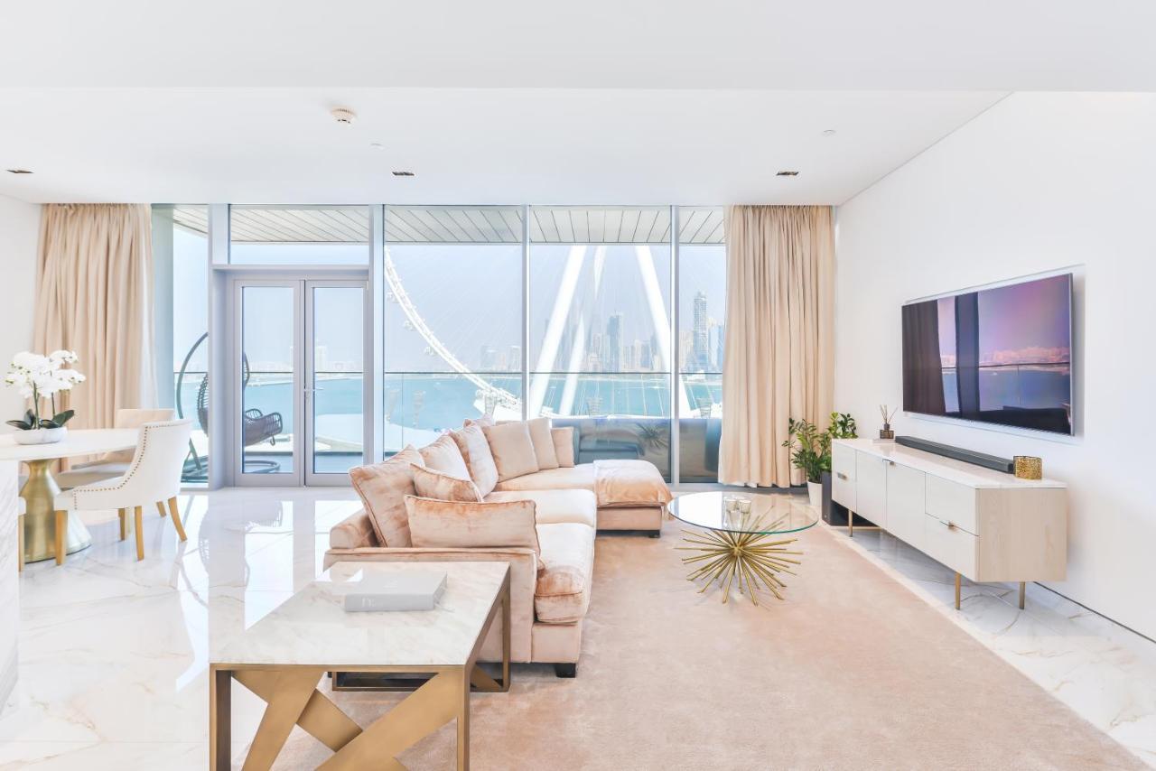 Luxury 2 Bedroom Beachfront Apt W Stunning Sea View Dubai Exterior photo