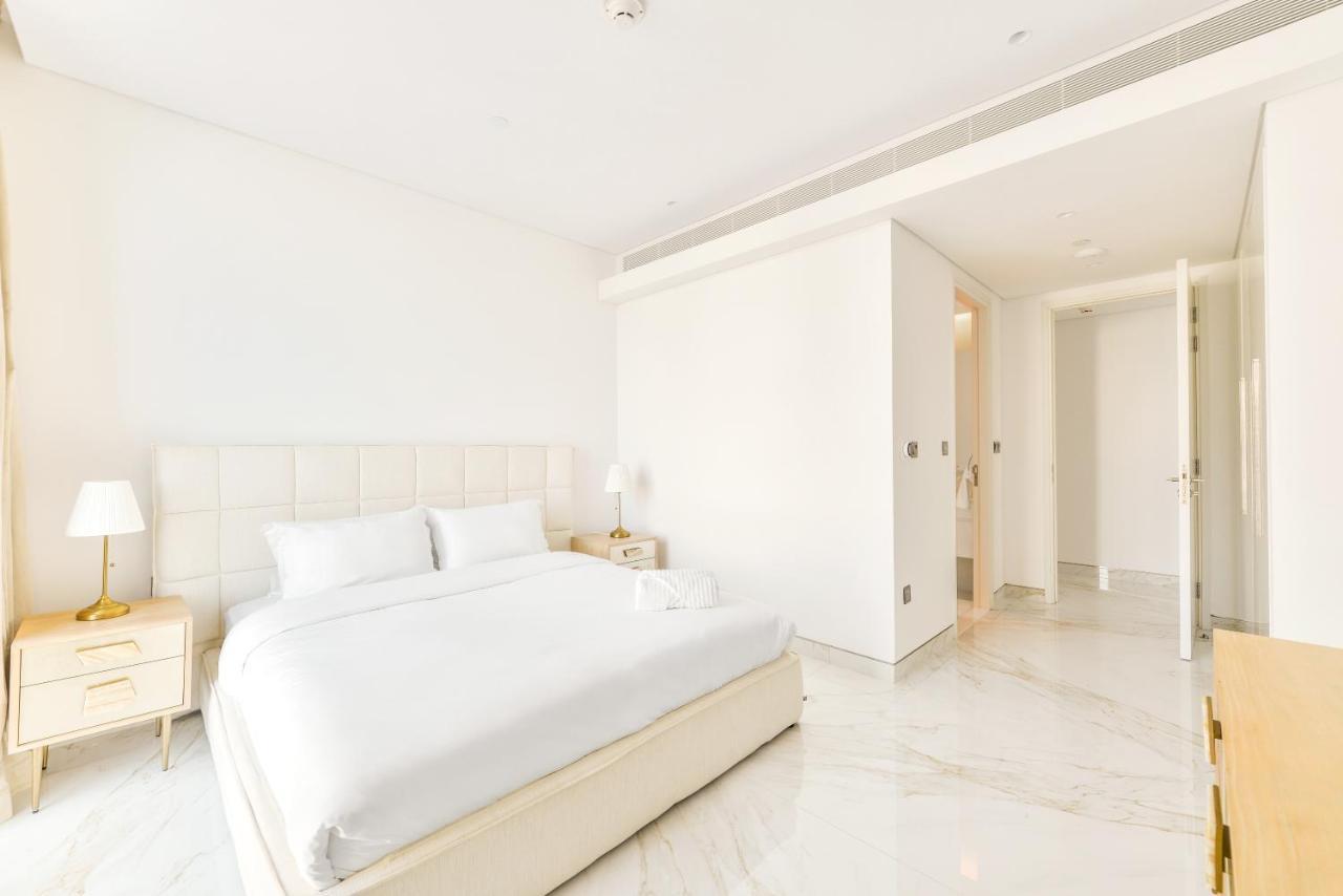 Luxury 2 Bedroom Beachfront Apt W Stunning Sea View Dubai Exterior photo