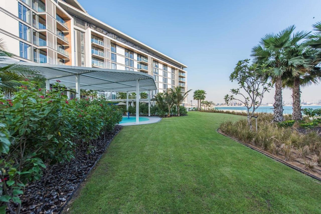 Luxury 2 Bedroom Beachfront Apt W Stunning Sea View Dubai Exterior photo